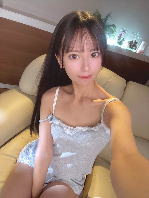 我可以帮忙你口爱！文学系美少女的惹火靡语挑逗！