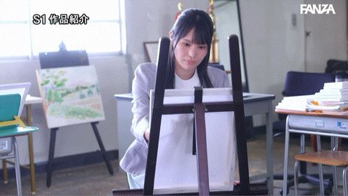 「I罩杯超巨乳美术老师」出道了!「超突出的火辣曲线」太有看点!